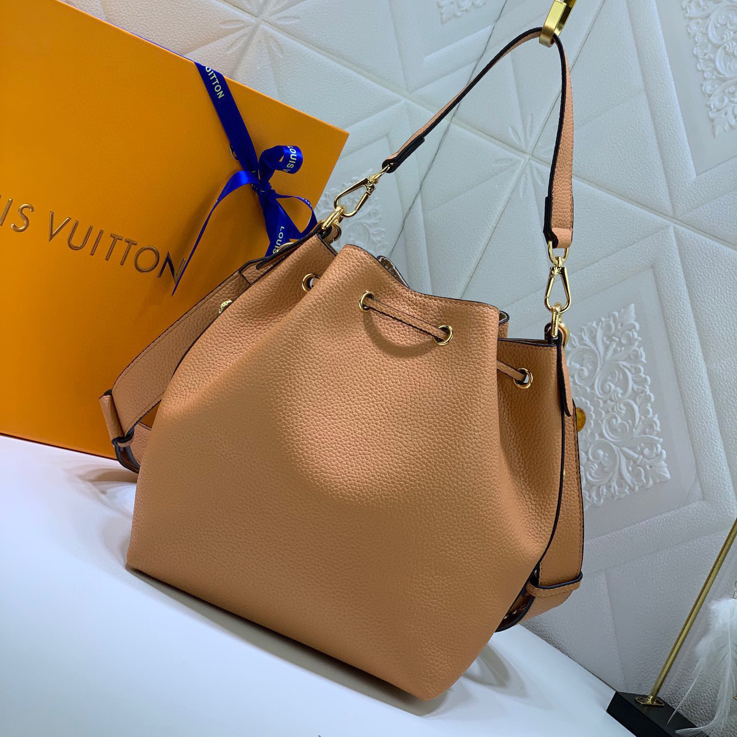 LV High Quality Women Shoulder Bags Luxury Bucket Bags Are Made Of Granular Calf Leather With Movable And Adjustable Straps That Can Be Worn On The Shoulders And Crossed Over The Body Monogram Reverse Shoulder Tote Female Purse Wallet Hand Bag