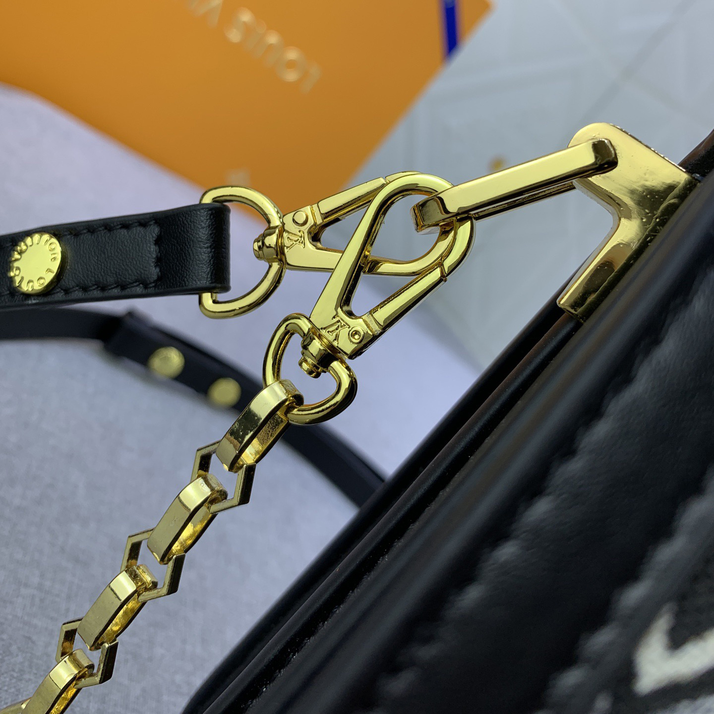 LV High Quality Women Shoulder Bags Luxuries Handbag Is Made Of Brand New Jacquard Fabric Inner Compartment And Detachable Shoulder Straps For Easy Carrying Of Female Hand Bags On Daily Occasions