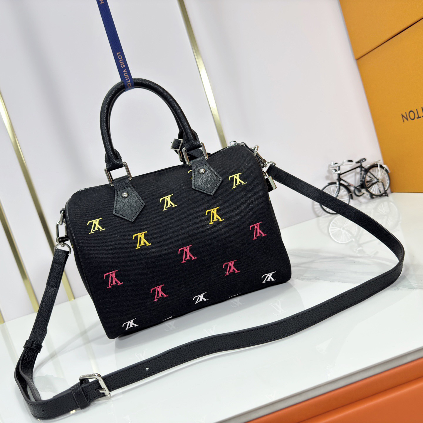 LV High Quality Women Shoulder Bags Luxuries Denim Embroidered Travel Bag Turns Lively Notes Into Colorful Lv Letter Embroidery Female Hand Bag With Sharp Synesthesia