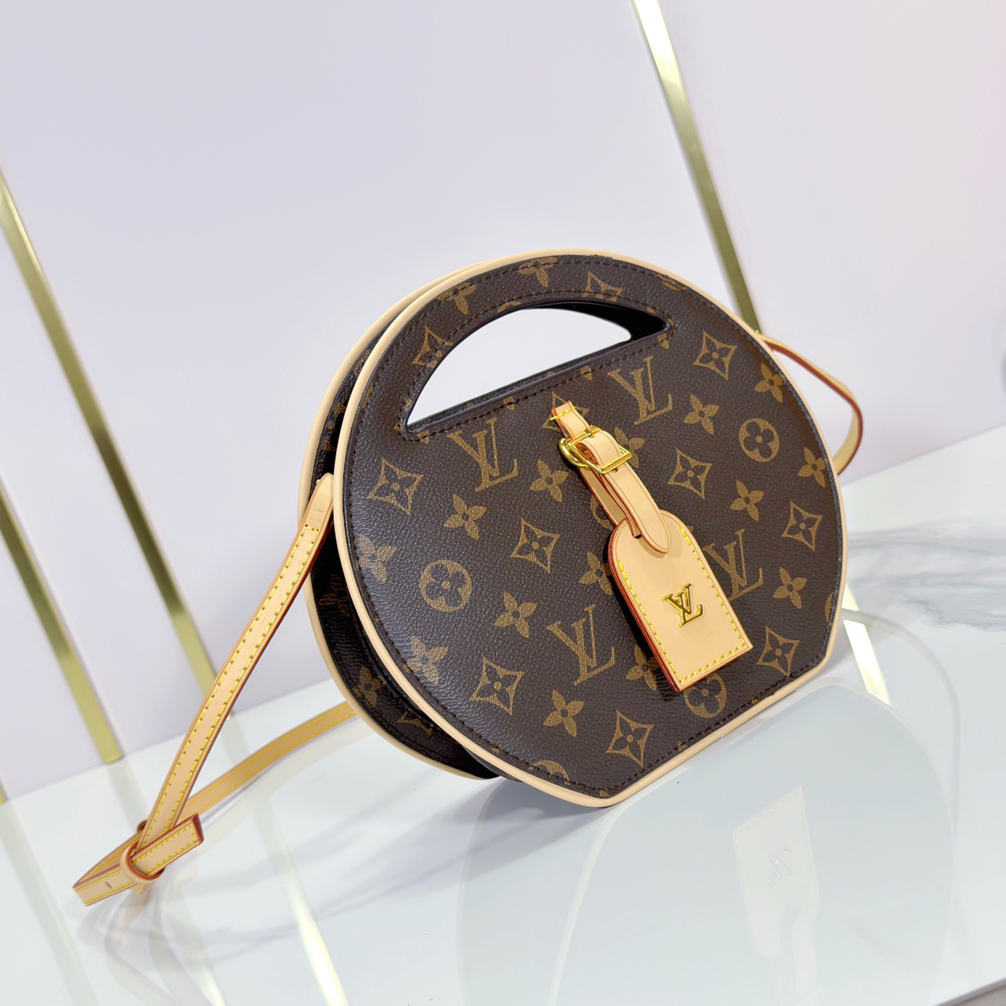 LV High Quality Women Shoulder Bags Luxuries Handbag Is Made Of Monogram Coated Canvas With An Integrated Handle To Create A Simple And Elegant Appearance Female Hand Bag