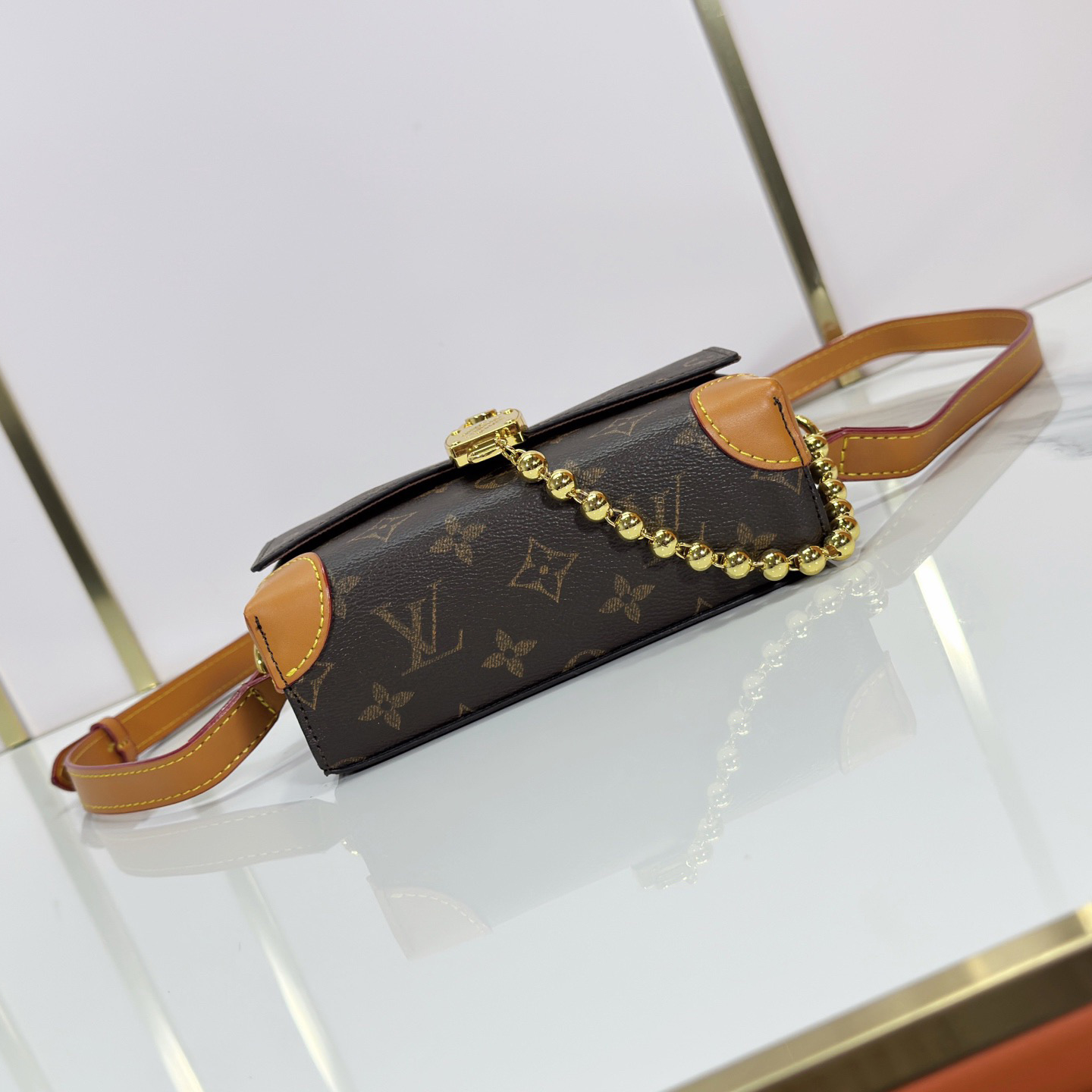 LV High Quality Women Shoulder Bags Luxury Mini Handbag Is Made Of Monogram Canvas Paired With Distressed Cowhide Trim And Eye-Catching Metal Pieces. The Adjustable Shoulder Strap Enables Shoulder And Crossbody Female Hand Bag