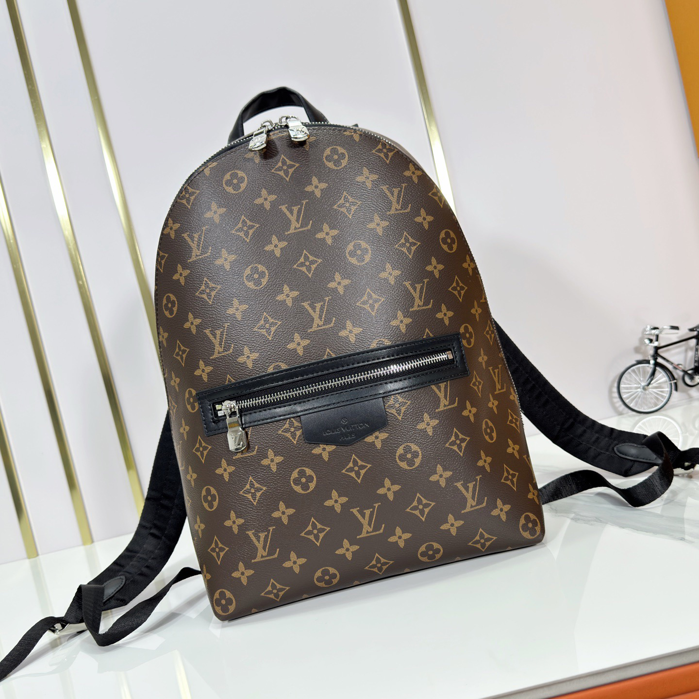 LV High Quality Women Luxury Double Shoulder Bag Made Of Monogram Eclipse Coated Canvas Adjustable And Woven Lining Fabric With Shoulder Straps For Enhanced Comfort And Carrying Experience Pull The Front Chain And Bag For Easy Access And Everyday Use