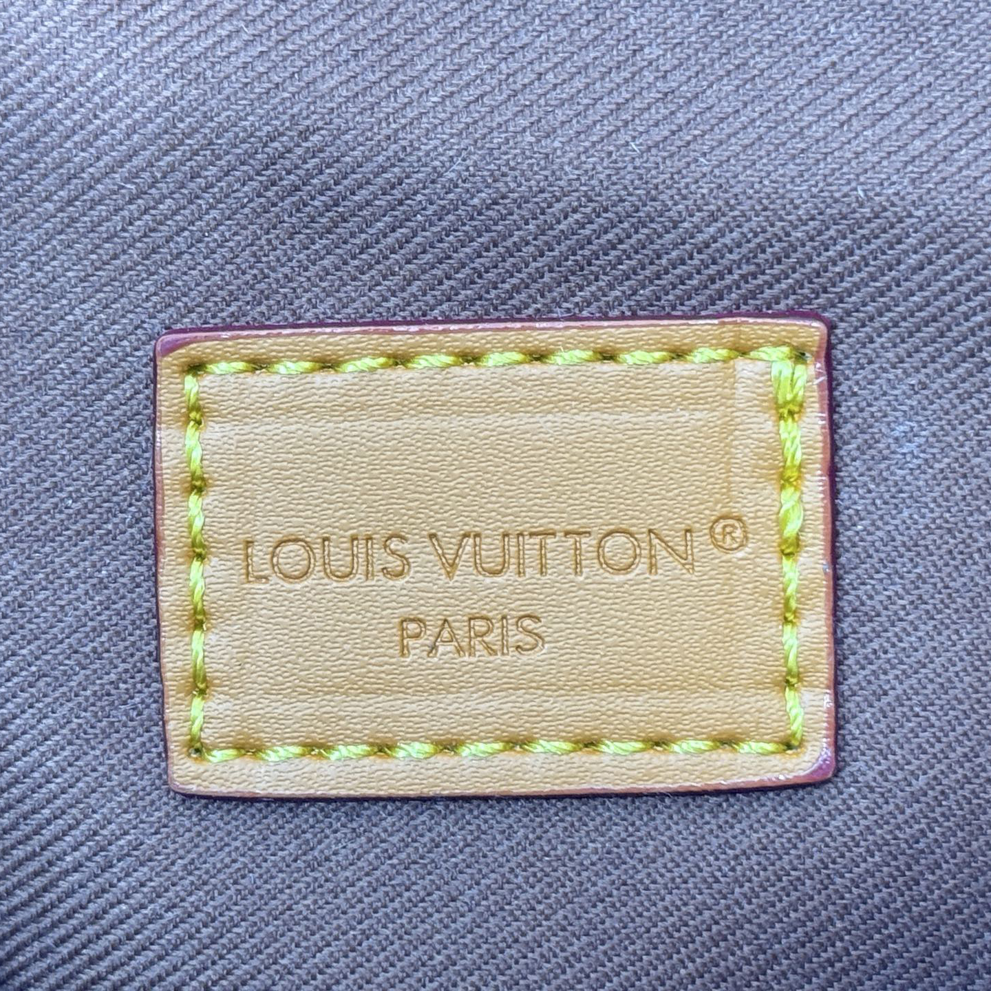 LV High Quality Women Shoulder Bags Luxury Mini Handbag Is Made Of Monogram Canvas Paired With Distressed Cowhide Trim And Eye-Catching Metal Pieces. The Adjustable Shoulder Strap Enables Shoulder And Crossbody Female Hand Bag