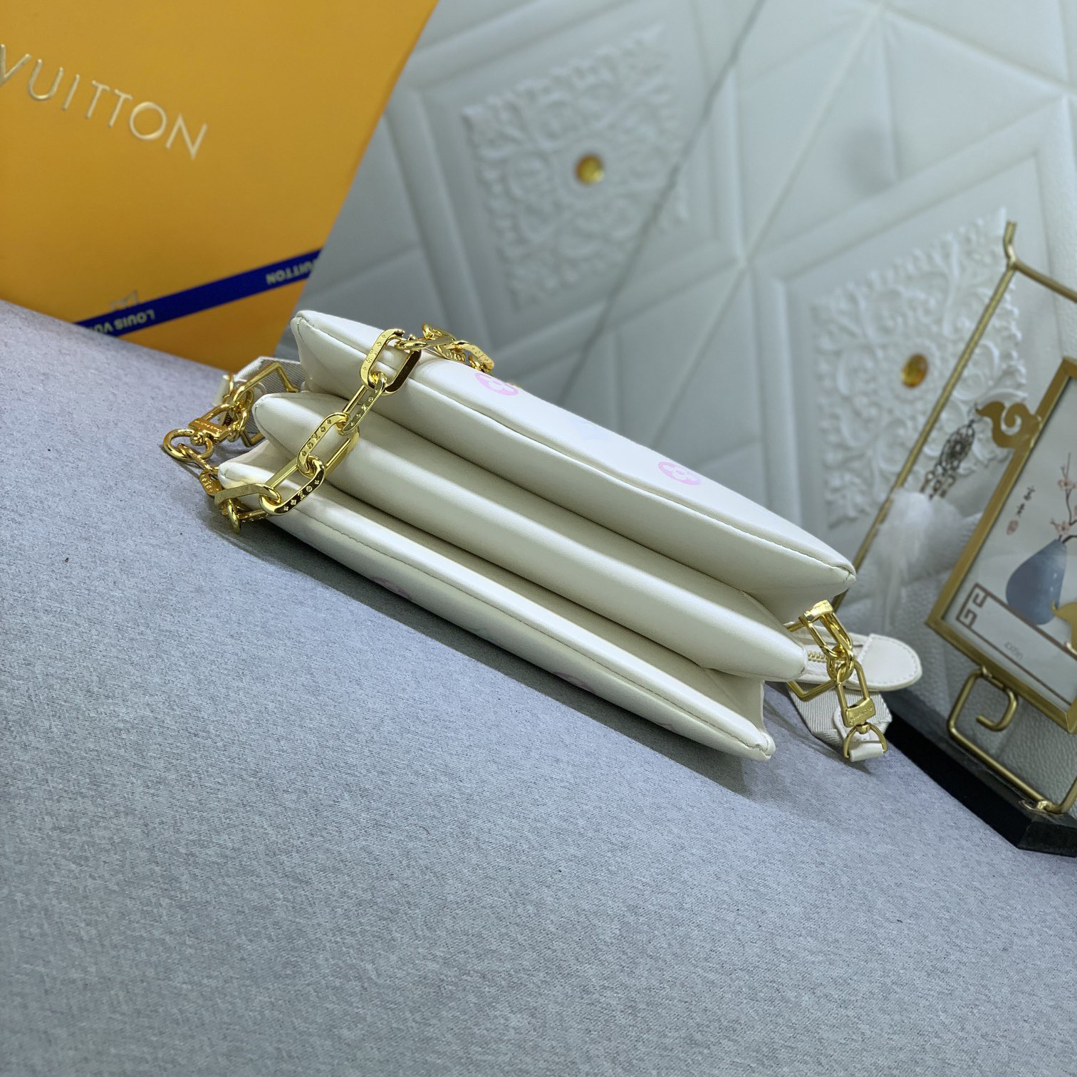 LV High Quality Women Shoulder Bags Luxuries Handbag Monogram Embossed Fluffy Sheepskin Creates A Pillow Configuration Can Be Slung Diagonally With Shoulder Straps Or Carried Under The Armpit With Female Hand Bag