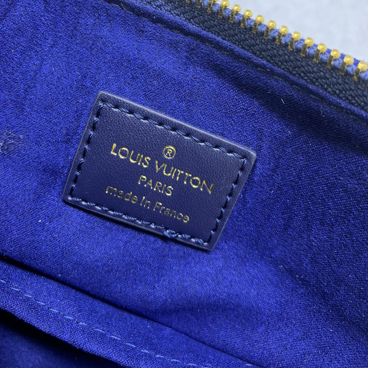 LV High Quality Women Shoulder Bags Luxury Handbag Is Made Of Monogram Canvas And Grain Calf Leather Equipped With A Gold Sliding Chain Gold Metal Trim And Eye-Catching Leather Trim Female Hand Bag