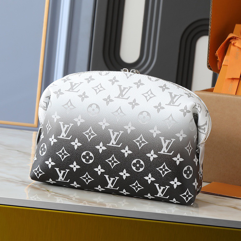 LV High Quality Women's Makeup Bag Luxury Classic Monogram Coated Canvas And Metal Parts With Washable Inner Lining Patch Bag And Zipper Inner Bag Ensure Toiletries Are Organized Female Hand Bag