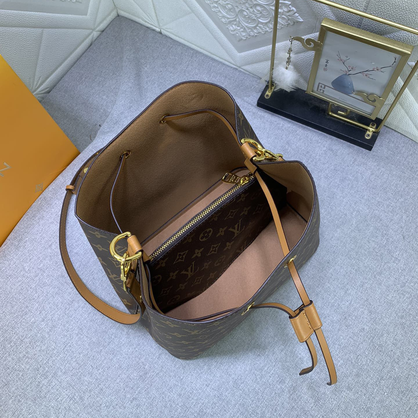 LV High Quality Women Shoulder Bags Luxury Bucket Bags Monogram Coated Canvas With Smooth Cowhide Trim Ultra-Fine Fiber Lining Central Zipper Patch Bag Detachable And Adjustable Shoulder Straps Female Hand Bag