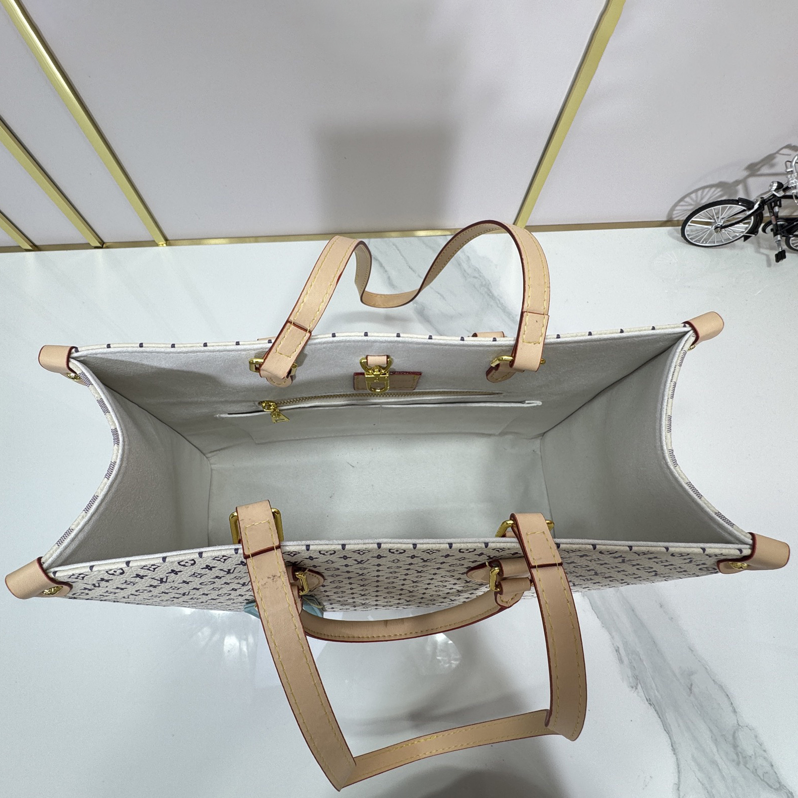 LV High Quality Women Shoulder Bags Luxury Small Handbag With Monogram And Monogram Reverse Canvas Detachable Change Bag Suitable For Storing Change Or Delicate Items Female Hand Bag