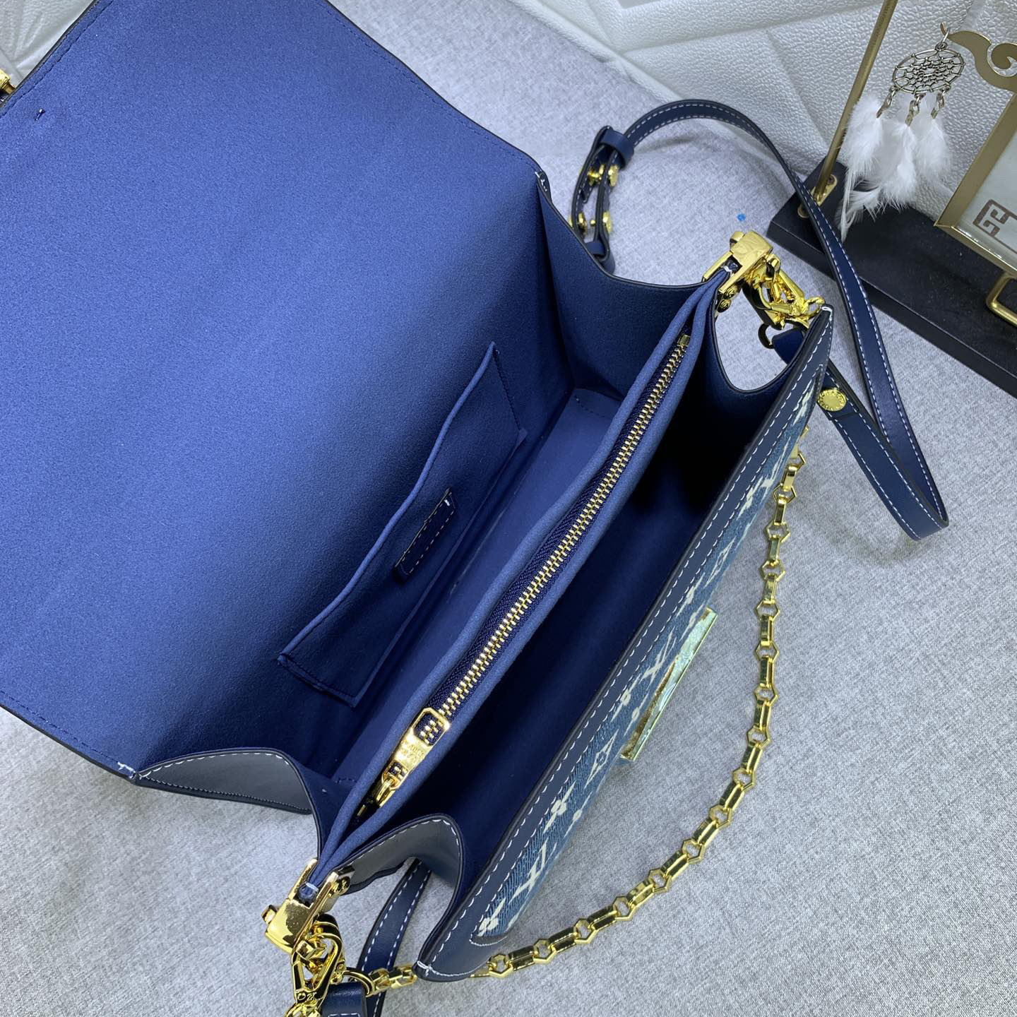 LV High Quality Women Shoulder Bags Luxuries Handbag Made Of Retro Logo Denim Fabric, Detachable Chain And Inner Compartment Adding Functional Details Female Hand Bag