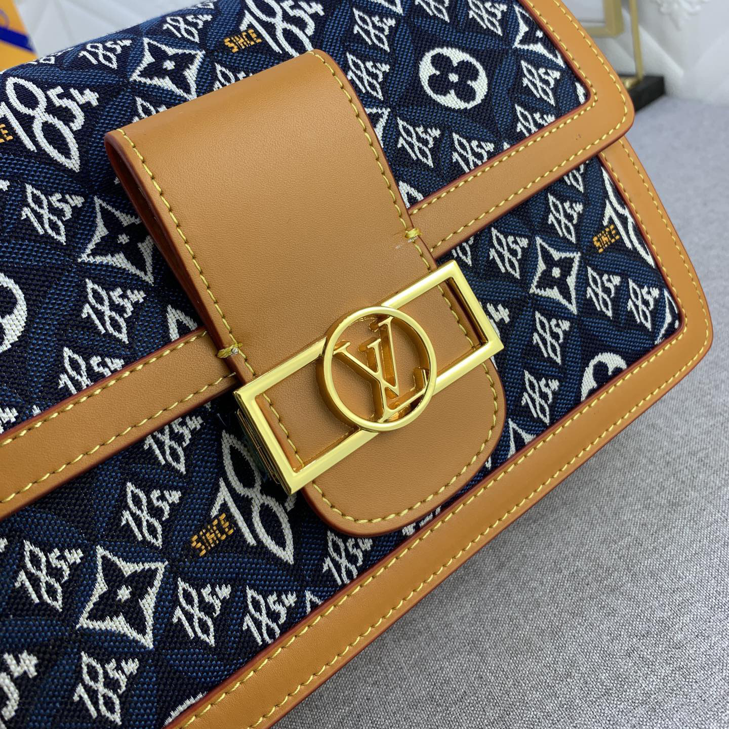 LV High Quality Women Shoulder Bags Luxuries Handbag Made Of Retro Logo Denim Fabric, Detachable Chain And Inner Compartment Adding Functional Details Female Hand Bag