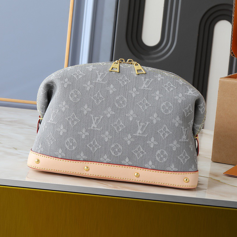 LV High Quality Women's Makeup Bag Luxury Classic Monogram Coated Canvas And Metal Parts With Washable Inner Lining Patch Bag And Zipper Inner Bag Ensure Toiletries Are Organized Female Hand Bag