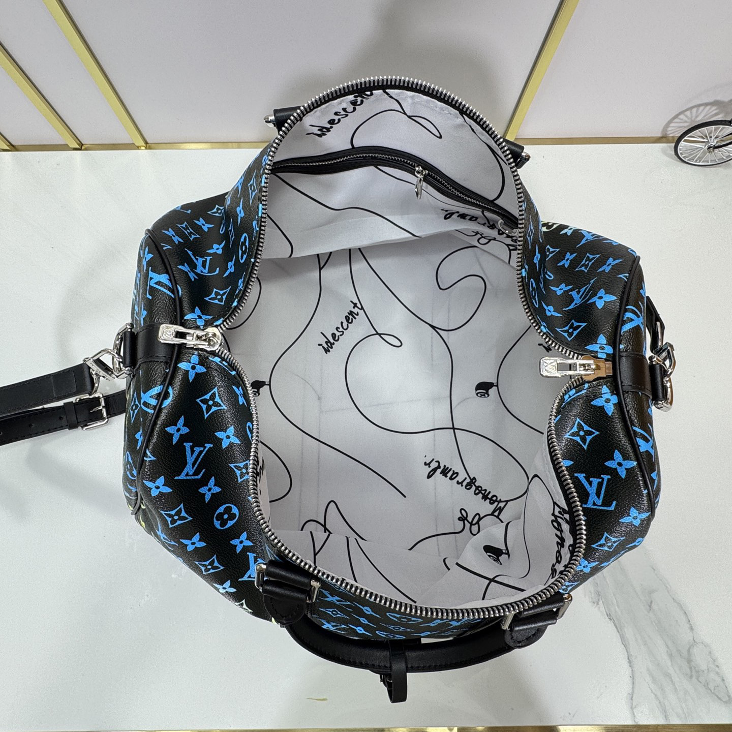 LV High Quality Women Shoulder Bags Luxury Travel Bags Letter Printed Zipper Opening Coating Canvas Leather Edging Spacious Capacity And Adjustable Shoulder Straps Suitable For Work Leisure Or Travel Female Hand Bag