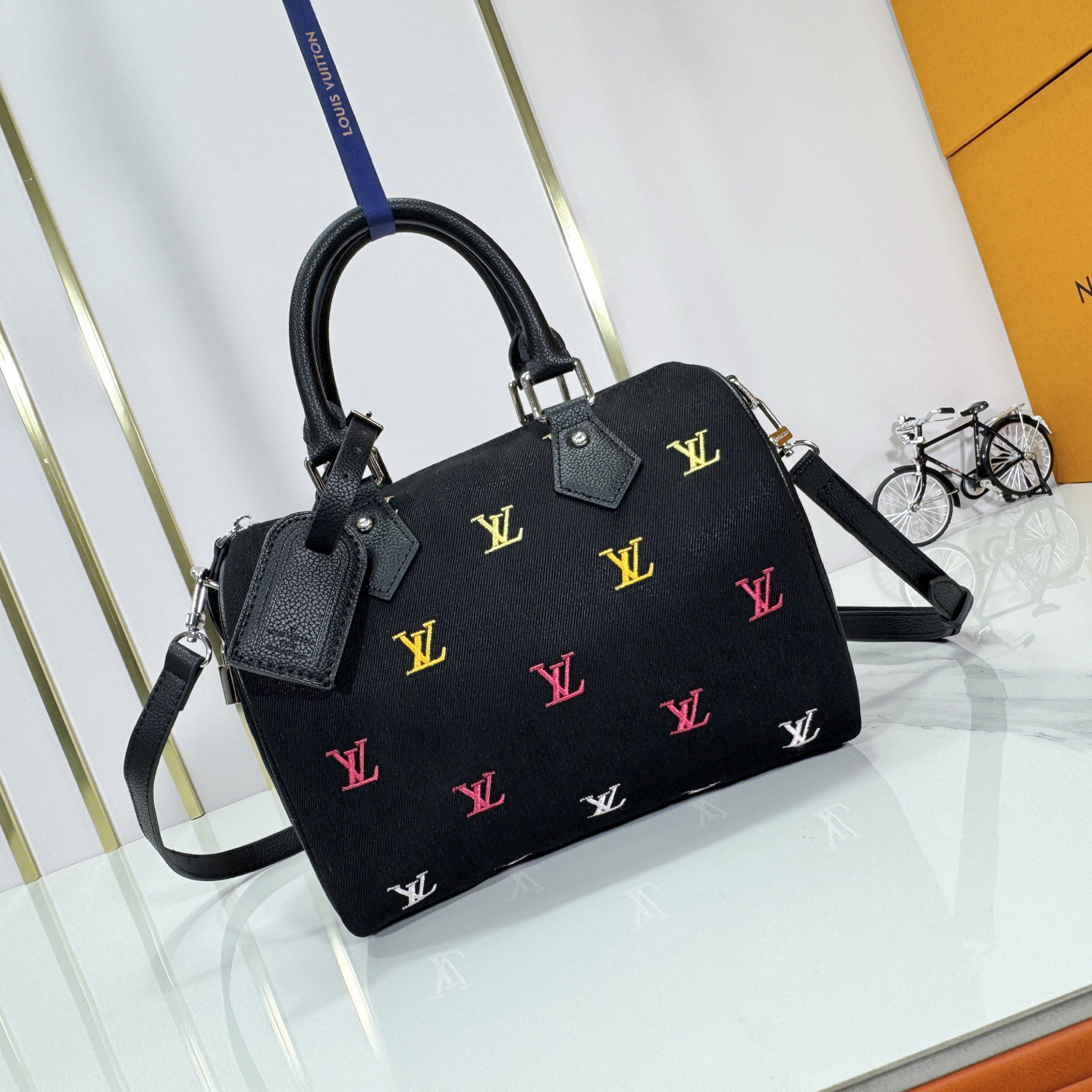 LV High Quality Women Shoulder Bags Luxuries Denim Embroidered Travel Bag Turns Lively Notes Into Colorful Lv Letter Embroidery Female Hand Bag With Sharp Synesthesia