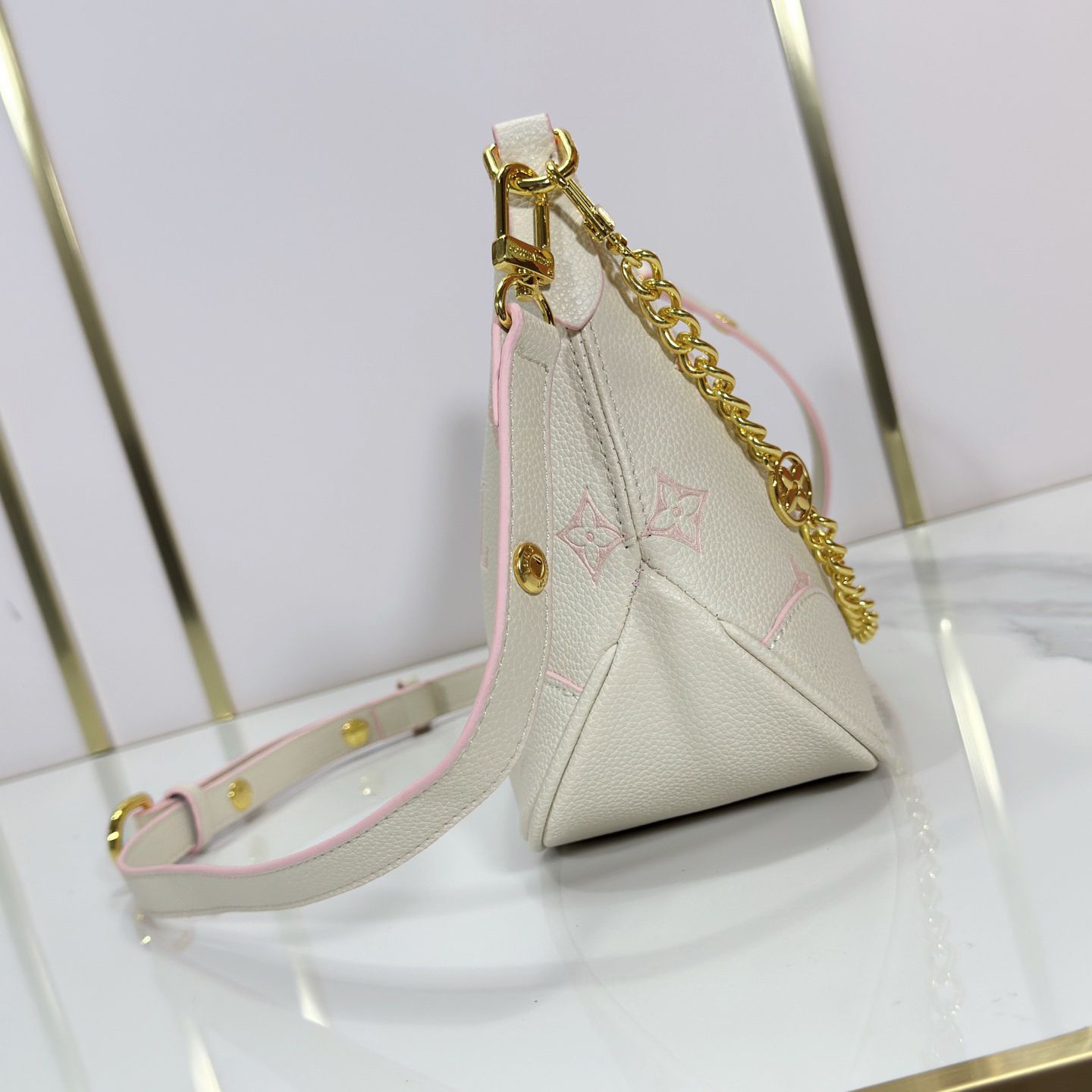 LV High Quality Women Shoulder Bags Luxury Small Handbag Conveys A Vintage Vibe With Monogram Canvas And Reinforced Leather Edges Adjustable Shoulder Strap For Easy Shoulder Or Crossbody Female Hand Bag