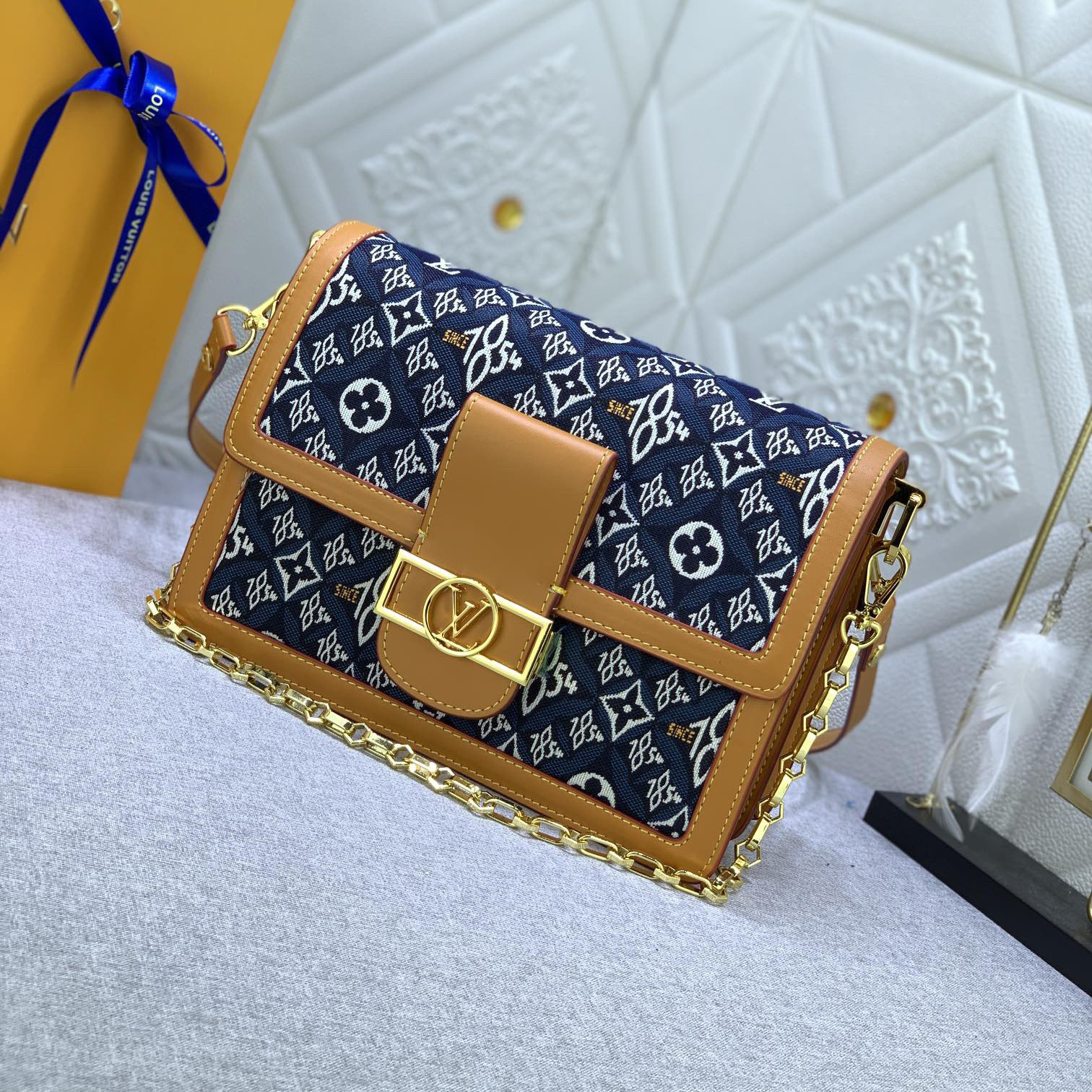 LV High Quality Women Shoulder Bags Luxuries Handbag Made Of Retro Logo Denim Fabric, Detachable Chain And Inner Compartment Adding Functional Details Female Hand Bag