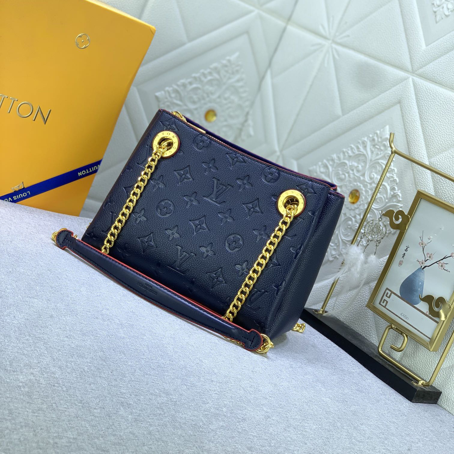 LV High Quality Women Shoulder Bags Luxury Handbag Is Made Of Monogram Canvas And Grain Calf Leather Equipped With A Gold Sliding Chain Gold Metal Trim And Eye-Catching Leather Trim Female Hand Bag