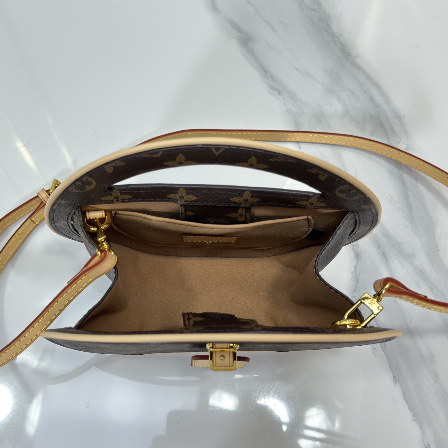 LV High Quality Women Shoulder Bags Luxuries Handbag Is Made Of Monogram Coated Canvas With An Integrated Handle To Create A Simple And Elegant Appearance Female Hand Bag