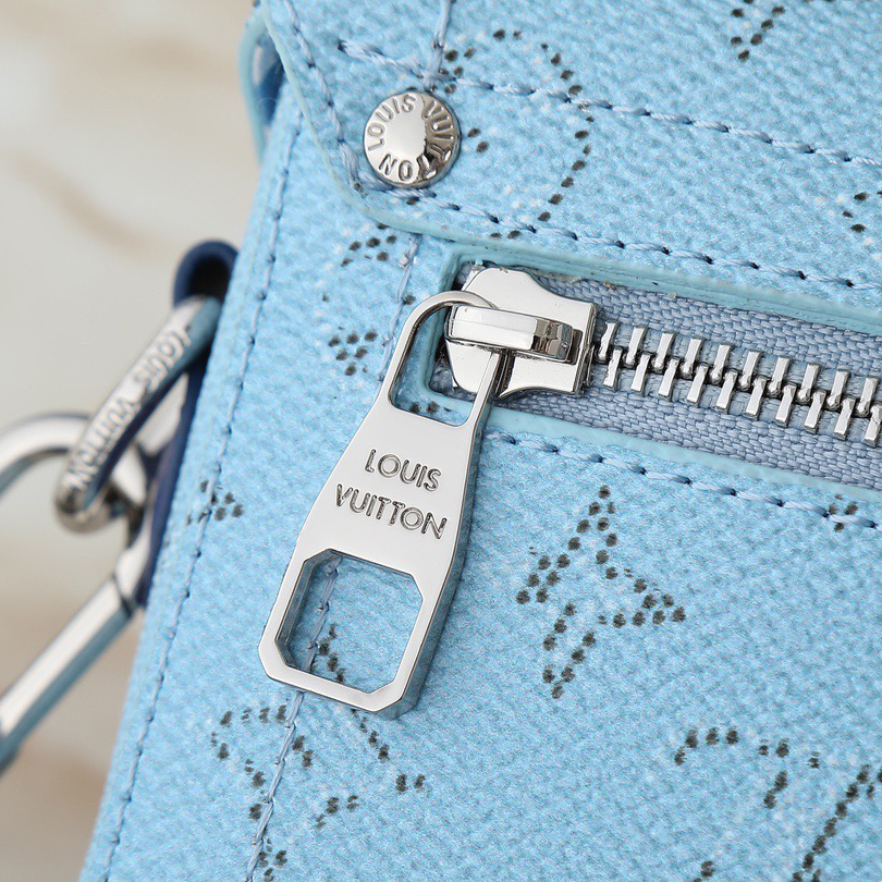 LV High Quality Women Shoulder Bags Luxury Cattle Leather Presents Grain Texture Magnetic Buckle Rivets And Top Handle That Traces Back To Classic Hard Box Elements With Detachable And Adjustable Shoulder Straps For Exquisite Details Female Hand Bag