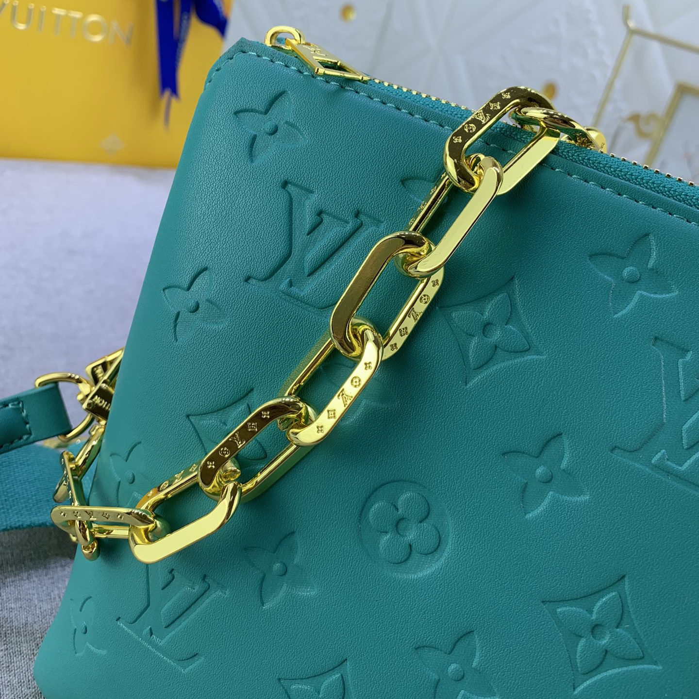 LV High Quality Women Shoulder Bags Luxuries Handbag Monogram Embossed Fluffy Sheepskin Creates A Pillow Configuration Can Be Slung Diagonally With Shoulder Straps Or Carried Under The Armpit With Female Hand Bag