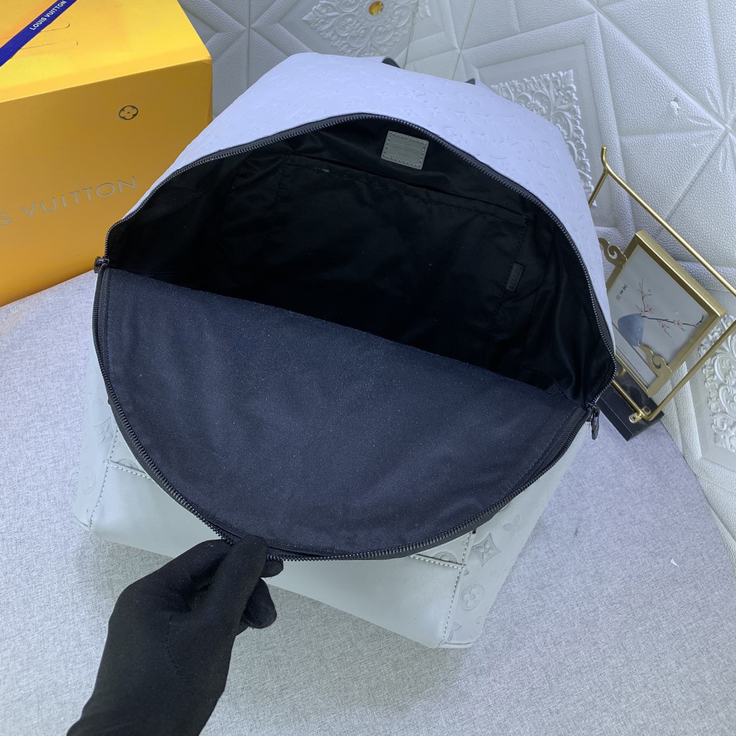 LV High Quality Women Backpack Luxury Backpack Is Made Of Lightweight And Soft Cowhide Leather With Subtle Embossed Classic Monogram Pattern. The Comfortable Shoulder Straps And Wrap Around Zipper Fit Contemporary Travel Style Female Backpack