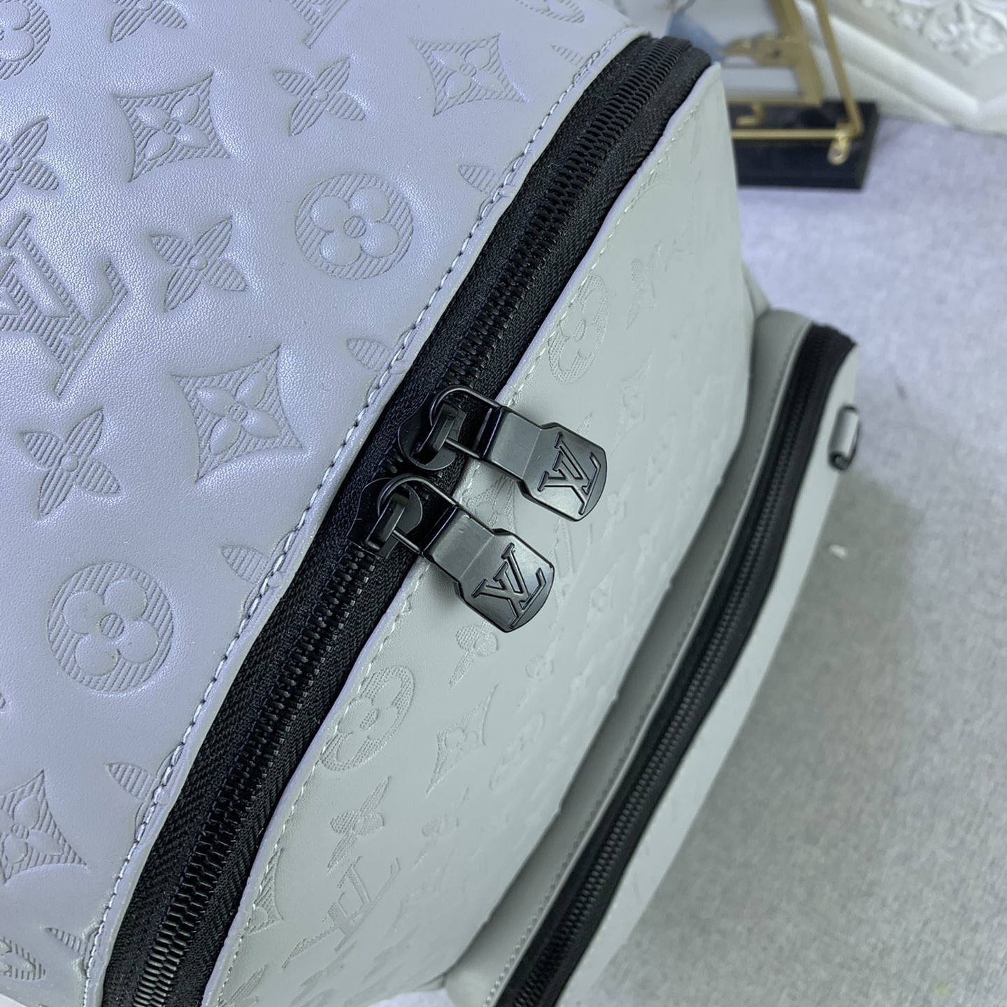 LV High Quality Women Backpack Luxury Backpack Is Made Of Lightweight And Soft Cowhide Leather With Subtle Embossed Classic Monogram Pattern. The Comfortable Shoulder Straps And Wrap Around Zipper Fit Contemporary Travel Style Female Backpack