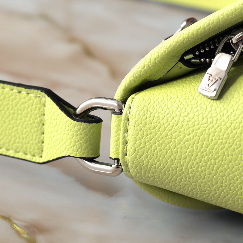 LV High Quality Women Shoulder Bags Luxury Postman Bag Is Crafted With Monogram Eclipse Canvas To Create A Sophisticated Design Featuring A Female Hand Bag With A Zip Closure On The Flip Top