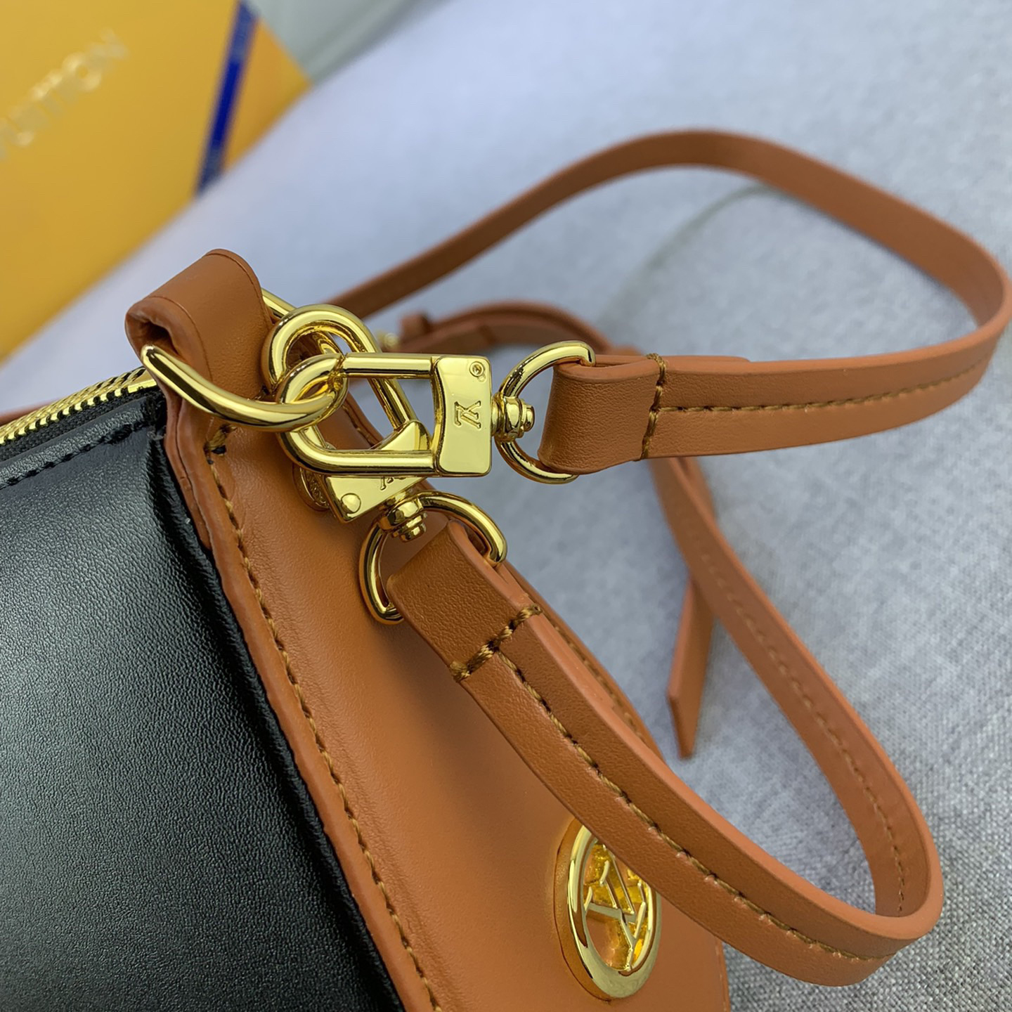 LV High Qualitys Women Handbag Equipped With Detachable And Adjustable Leather Chain Strap For Easy Shoulder Or Crossbody Carrying Lady Clutch Shoulder Tote Female Purse Wallet Hand Bag