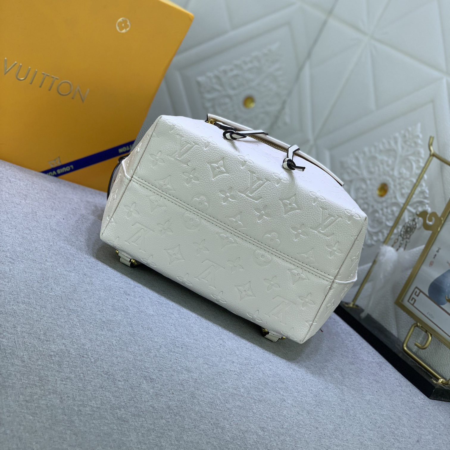 LV High Quality Women's Backpacks Luxury Backpacks Are Made Of Monogram Canvas And Cowhide, With A Top Handle And Detachable And Adjustable Leather Shoulder Straps For Multiple Carrying Options Female Backpacks