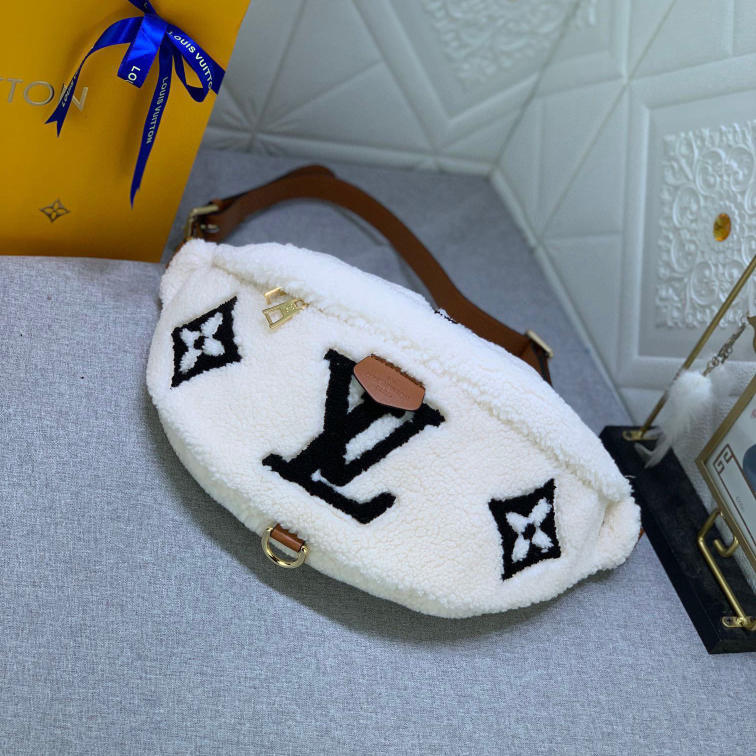 LV The Soft Wool Surface Of High Quality Women Waist Bag Luxury Waist Bag Presents Monogram Pattern Creating A Fluffy Appearance And Smooth Texture Female Waist Bag