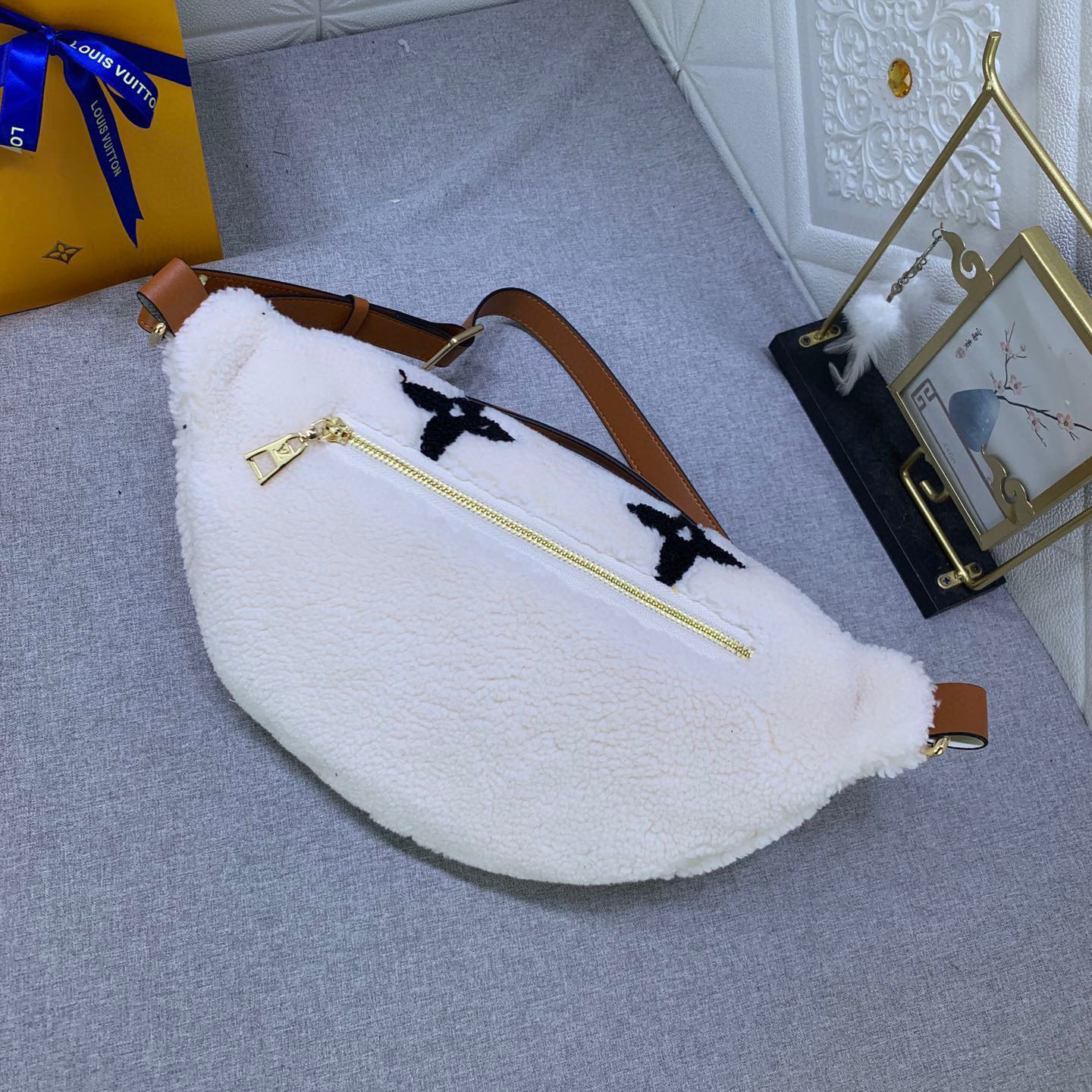 LV The Soft Wool Surface Of High Quality Women Waist Bag Luxury Waist Bag Presents Monogram Pattern Creating A Fluffy Appearance And Smooth Texture Female Waist Bag