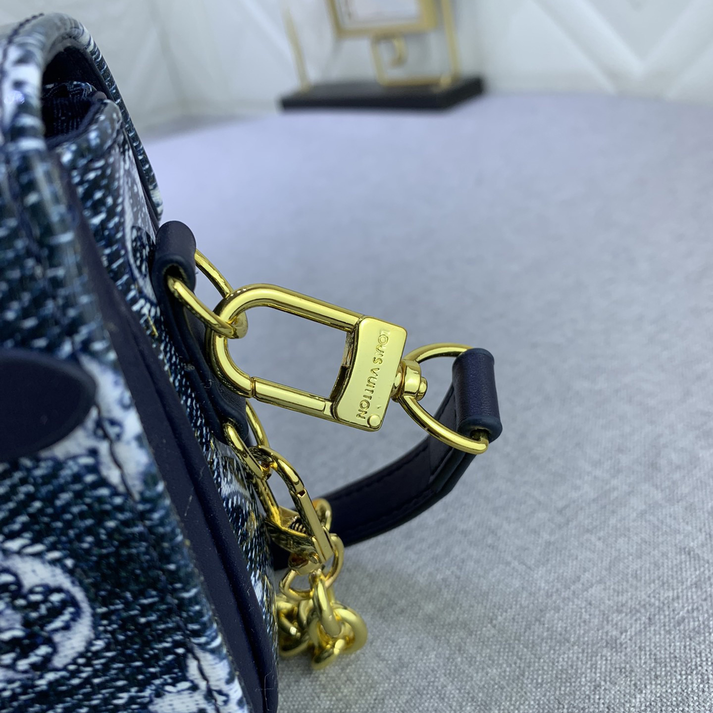 LV High Quality Women Shoulder Bags Luxury Chain Postman Bag Monogram Canvas Leather Handle, Detachable Chain Strap And Adjustable Leather Shoulder Strap Rich Back Carrying Options Female Hand Bag