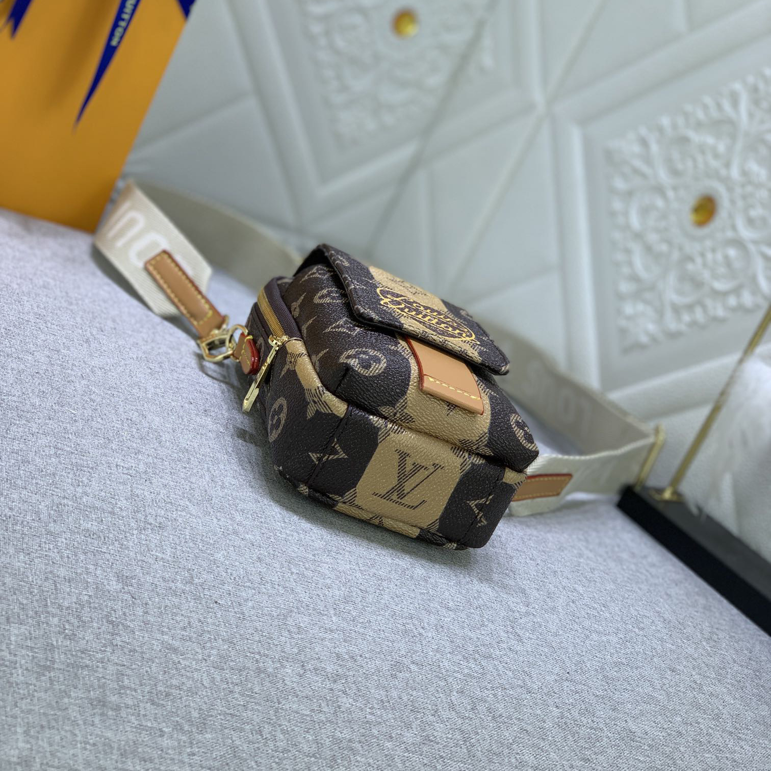 LV High Quality Women Shoulder Bags Luxuries Phone Bag Classic Monogram Denim Fabric With Ample Capacity To Store Cards, Keys Several Phones And Other Small Items Remove The Shoulder Strap To Transform Into A Female Hand Bag Wallet