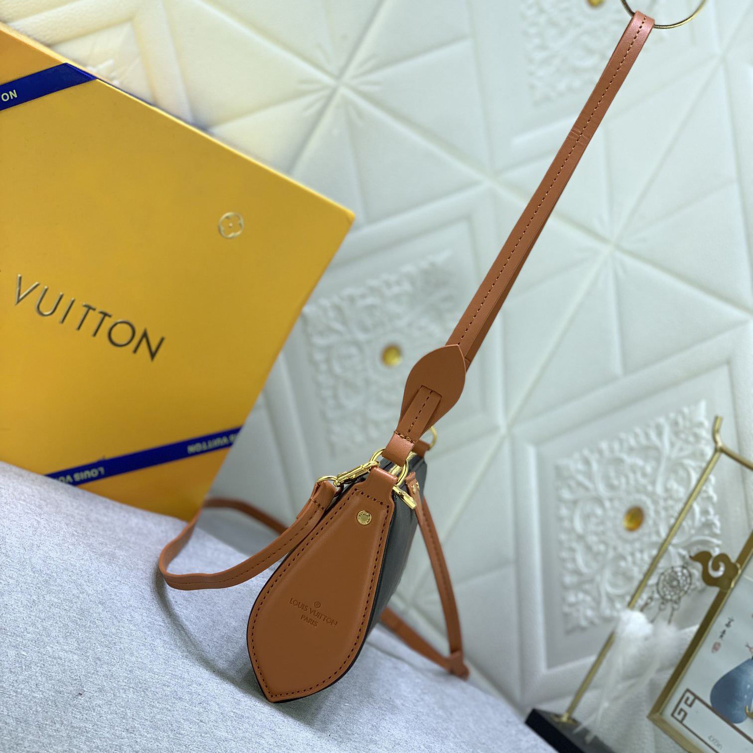 LV High Qualitys Women Handbag Equipped With Detachable And Adjustable Leather Chain Strap For Easy Shoulder Or Crossbody Carrying Lady Clutch Shoulder Tote Female Purse Wallet Hand Bag