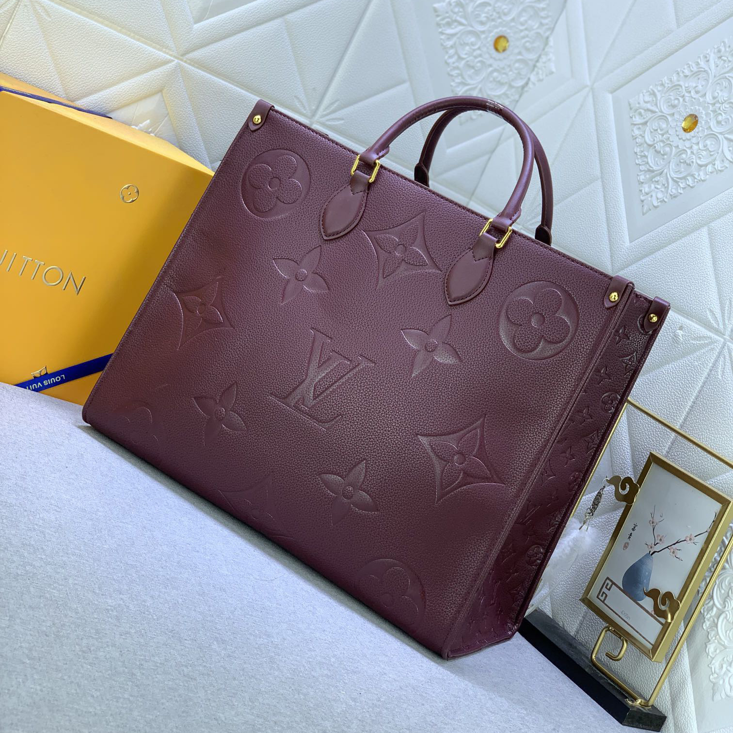 LV High Quality Women Shoulder Bags Luxury Handbag Is Made Of Monogram Empreinte Leather With A Grain Texture That Accentuates The Monogram Embossed Microfiber Structure The Ample Inner Layer Can Accommodate A Laptop Female Hand Bag