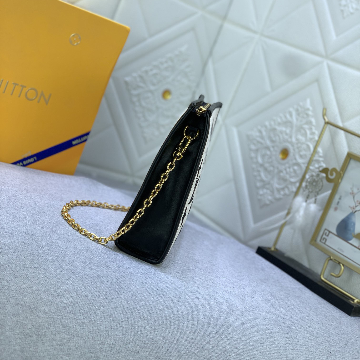 LV High Quality Women Shoulder Bags Luxury Handbags Are Made Of Natural Cotton Fabric And Decorated With Detachable Gold Chains They Can Be Carried Around Or Shoulder Strap Female Hand Bags