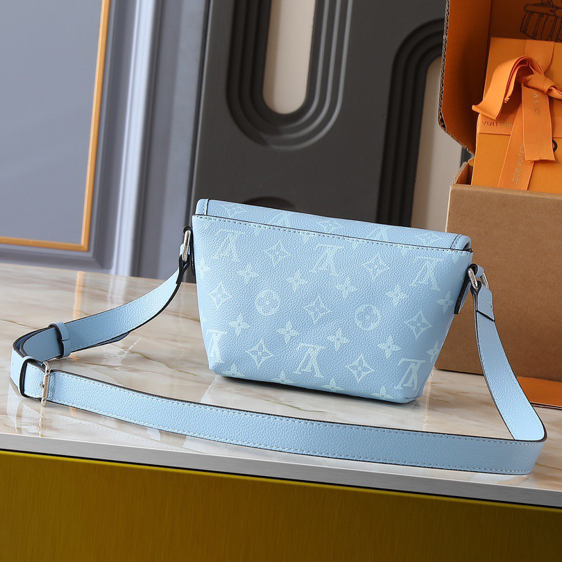 LV High Quality Women Shoulder Bags Luxury Postman Bag Is Crafted With Monogram Eclipse Canvas To Create A Sophisticated Design Featuring A Female Hand Bag With A Zip Closure On The Flip Top