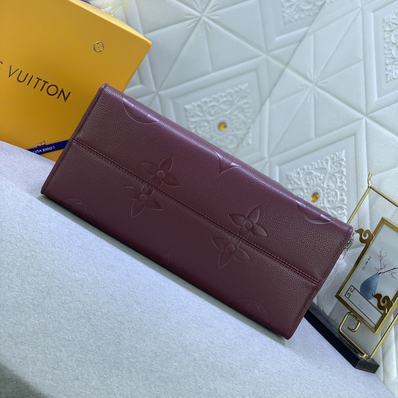 LV High Quality Women Shoulder Bags Luxury Handbag Is Made Of Monogram Empreinte Leather With A Grain Texture That Accentuates The Monogram Embossed Microfiber Structure The Ample Inner Layer Can Accommodate A Laptop Female Hand Bag