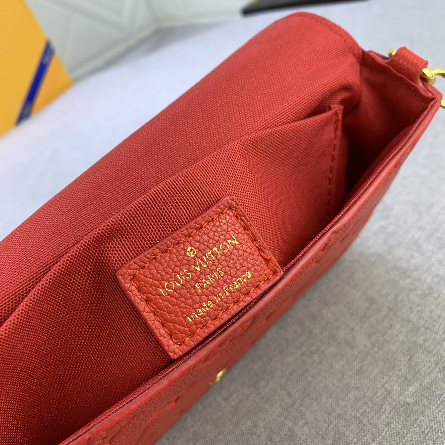 LV High Quality Women Shoulder Bags Luxury Chain Leather Depicts Monogram Print That Includes A Detachable Inner Bag Tie The Chain To Complete The Free Conversion Between The Handbag And Shoulder Bag Female Hand Bag