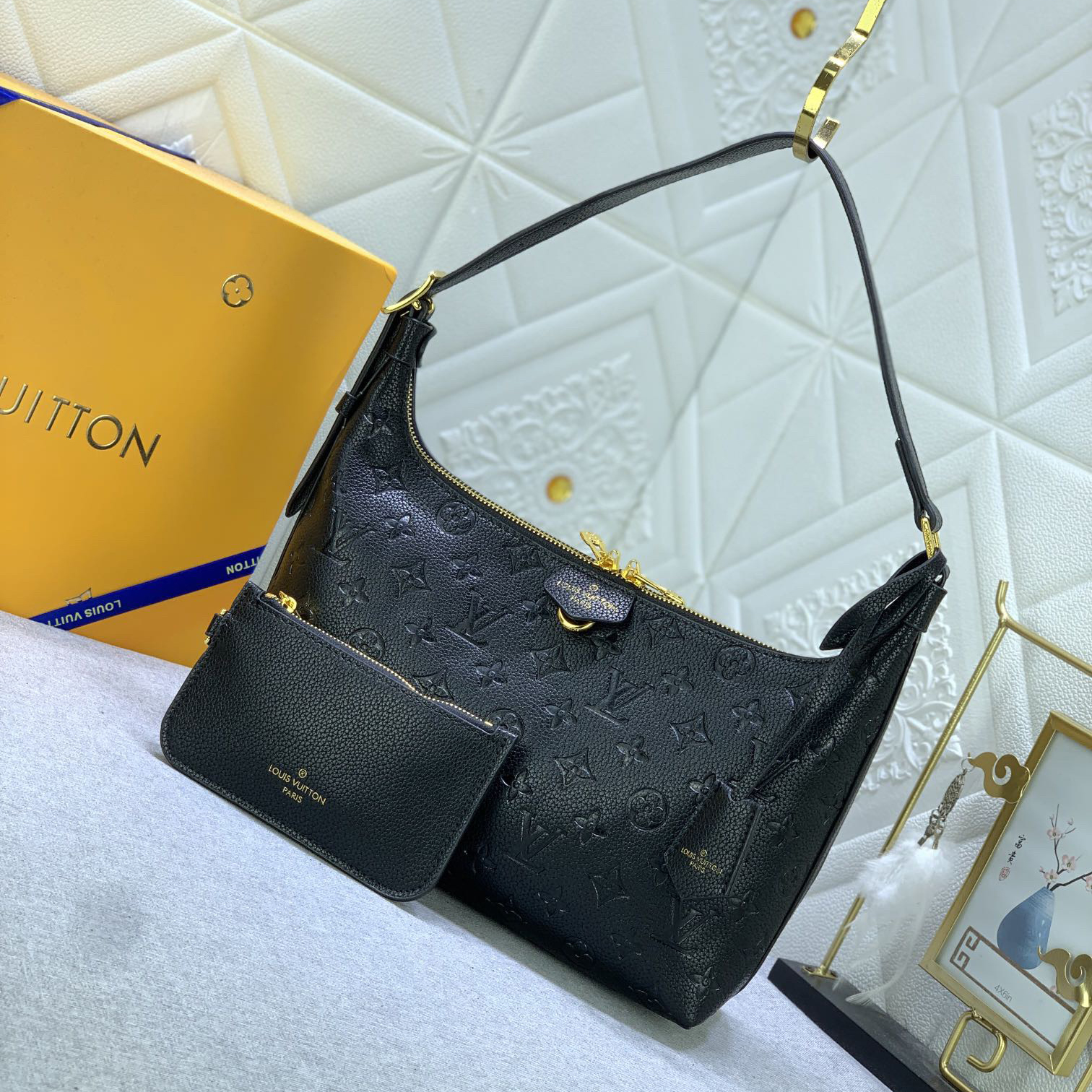 LV High Quality Women Shoulder Bags Luxury Handbag Pays Tribute To The Brand's Collection Design With Its Retro Style And Exquisite Details Ample Space Makes Daily Needs Easy To Carry Adjustable Handle For Multiple Carrying Methods Female Hand Bag