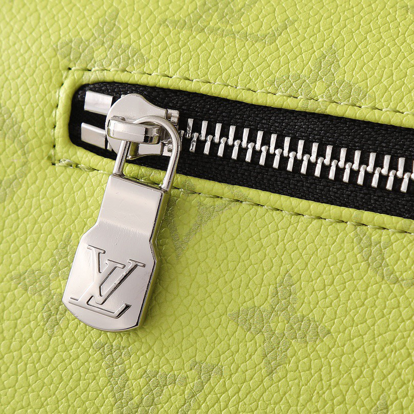 LV High Quality Women Shoulder Bags Luxury Postman Bag Is Crafted With Monogram Eclipse Canvas To Create A Sophisticated Design Featuring A Female Hand Bag With A Zip Closure On The Flip Top