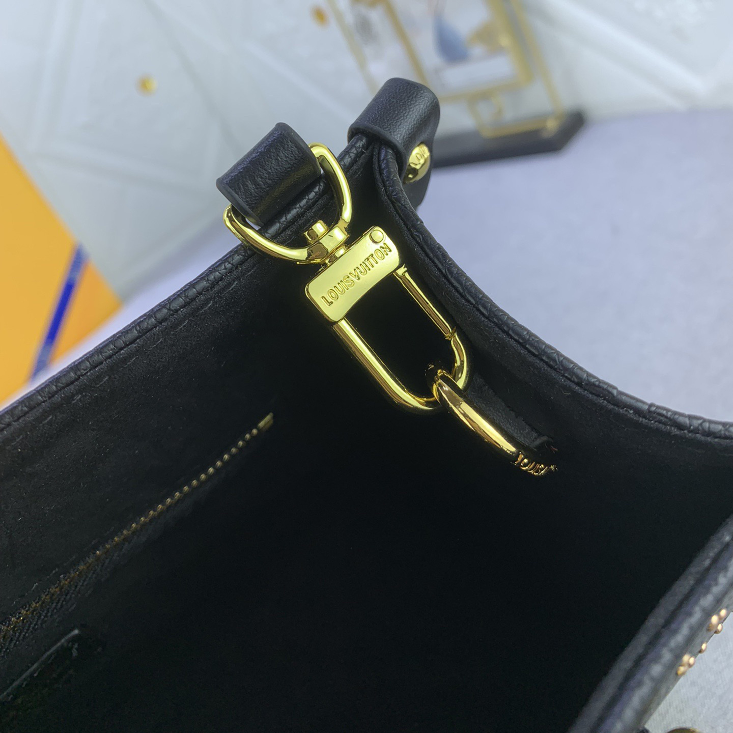 LV High Quality Women Shoulder Bags Luxury Bags Print Monogram Patterns On Soft Grain Cowhide With Ample Interior Space To Accommodate Laptops And Other Office Supplies Female Hand Bags