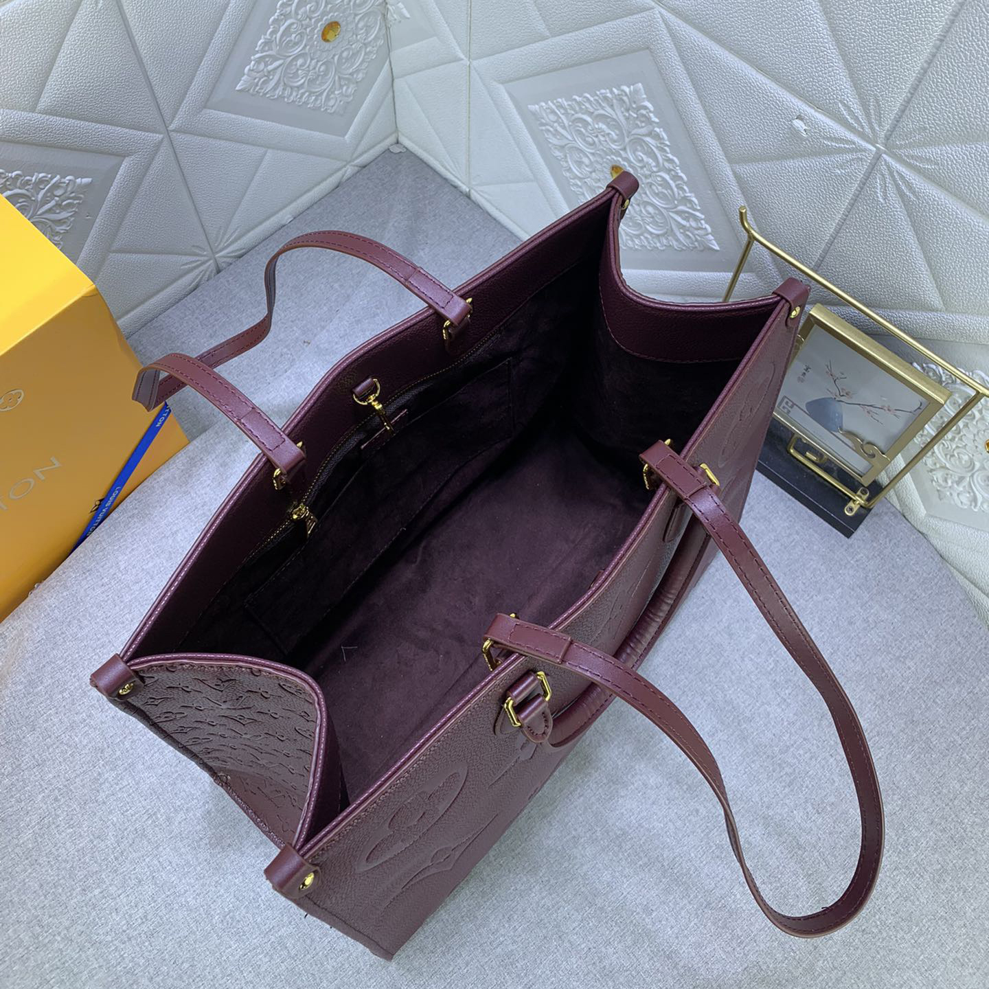 LV High Quality Women Shoulder Bags Luxury Handbag Is Made Of Monogram Empreinte Leather With A Grain Texture That Accentuates The Monogram Embossed Microfiber Structure The Ample Inner Layer Can Accommodate A Laptop Female Hand Bag