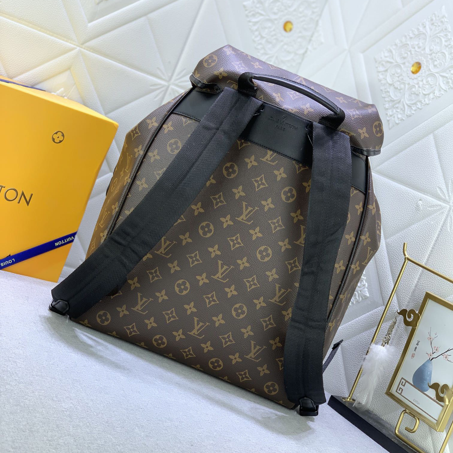 LV High Quality Unisex Backpack Luxuries Backpack Is Made Of Monogram Eclipse Canvas With Leather Trim And Features A Drawstring And Magnetic Buckle Strap For Secure Storage Adjustable Shoulder Strap Female Backpack