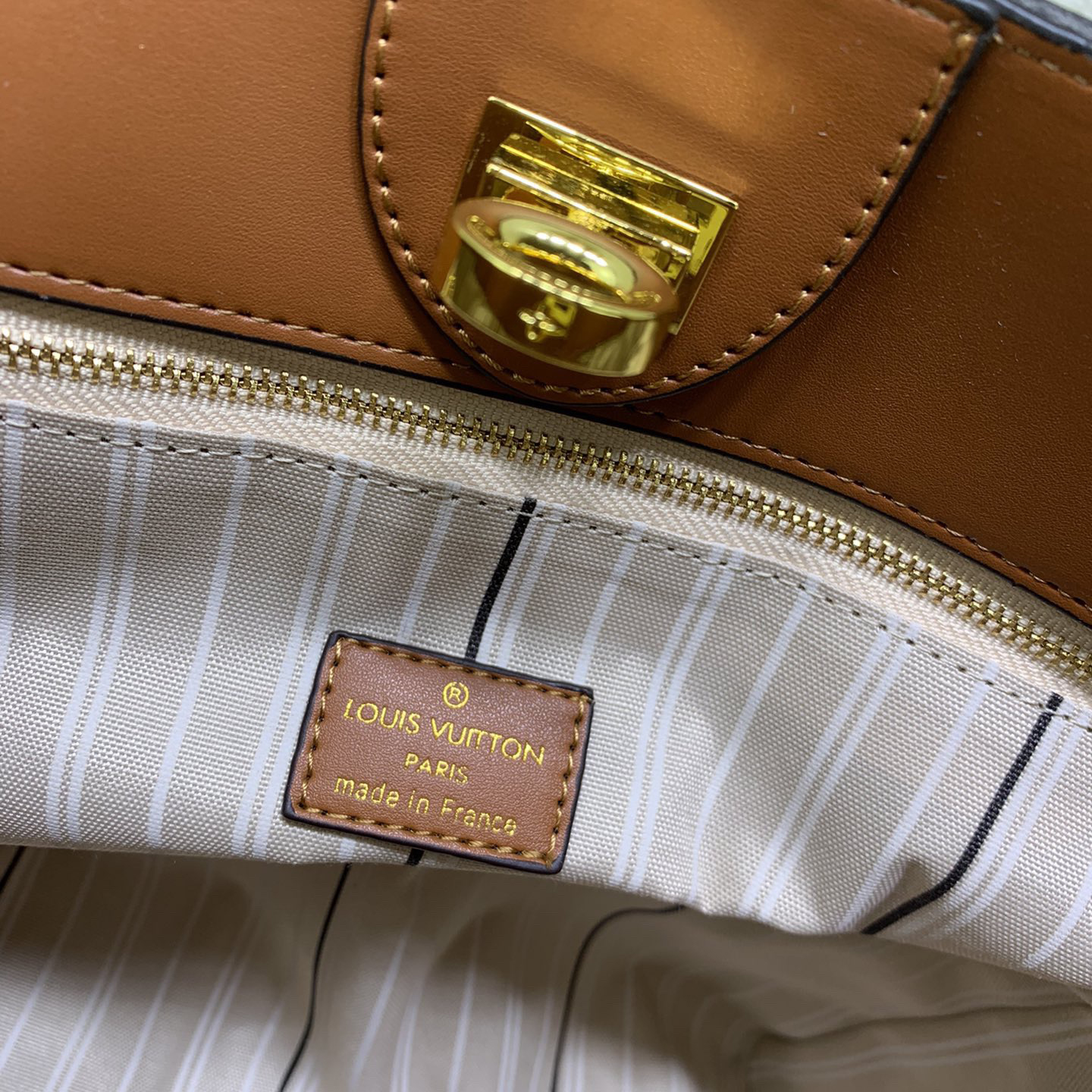 LV High Quality Women Shoulder Bags Luxuries Handbag Blends Delicate Canvas, Smooth Leather Trim And Ample Space To Easily Accommodate Daily Needs Adjustable Shoulder Straps For Crossbody Selection Female Hand Bag