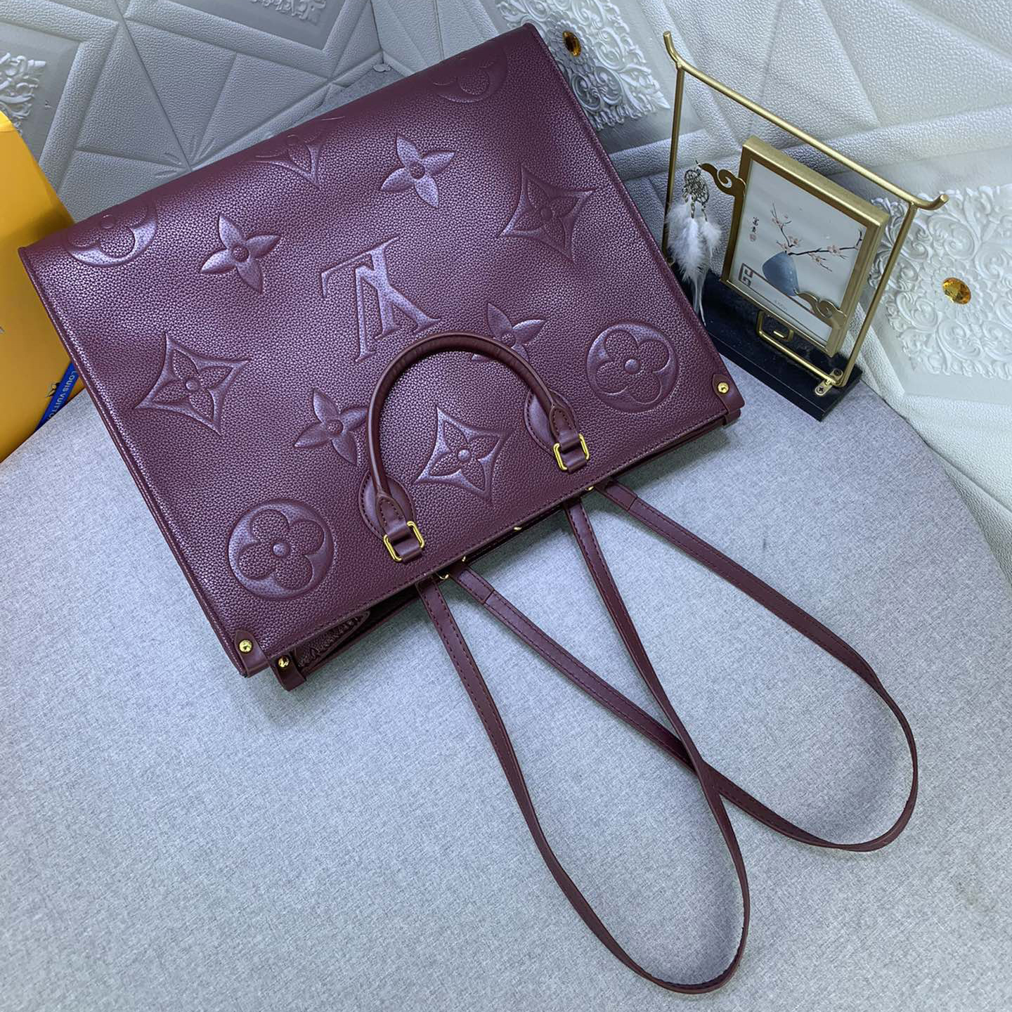 LV High Quality Women Shoulder Bags Luxury Handbag Is Made Of Monogram Empreinte Leather With A Grain Texture That Accentuates The Monogram Embossed Microfiber Structure The Ample Inner Layer Can Accommodate A Laptop Female Hand Bag