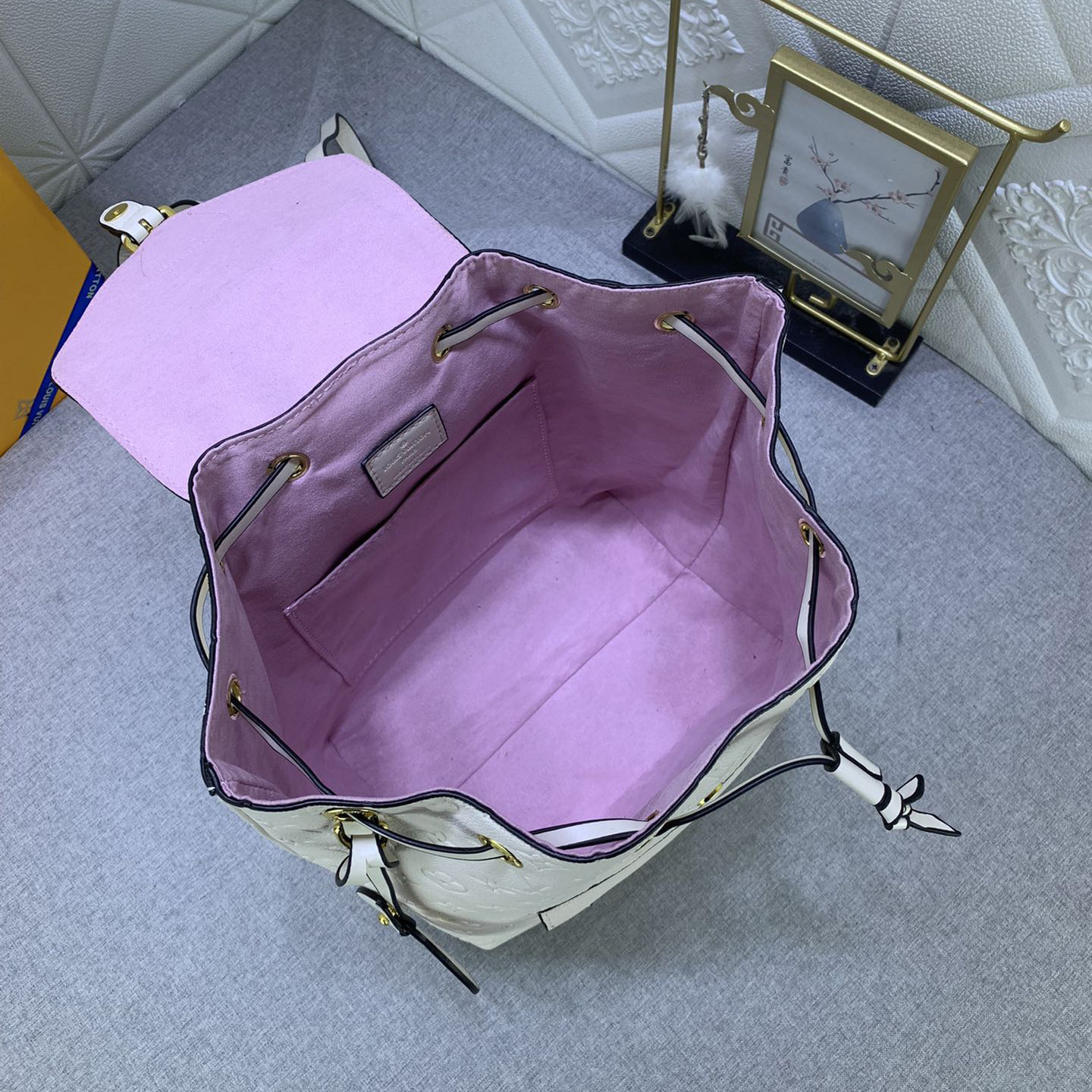 LV High Quality Women's Backpacks Luxury Backpacks Are Made Of Monogram Canvas And Cowhide, With A Top Handle And Detachable And Adjustable Leather Shoulder Straps For Multiple Carrying Options Female Backpacks