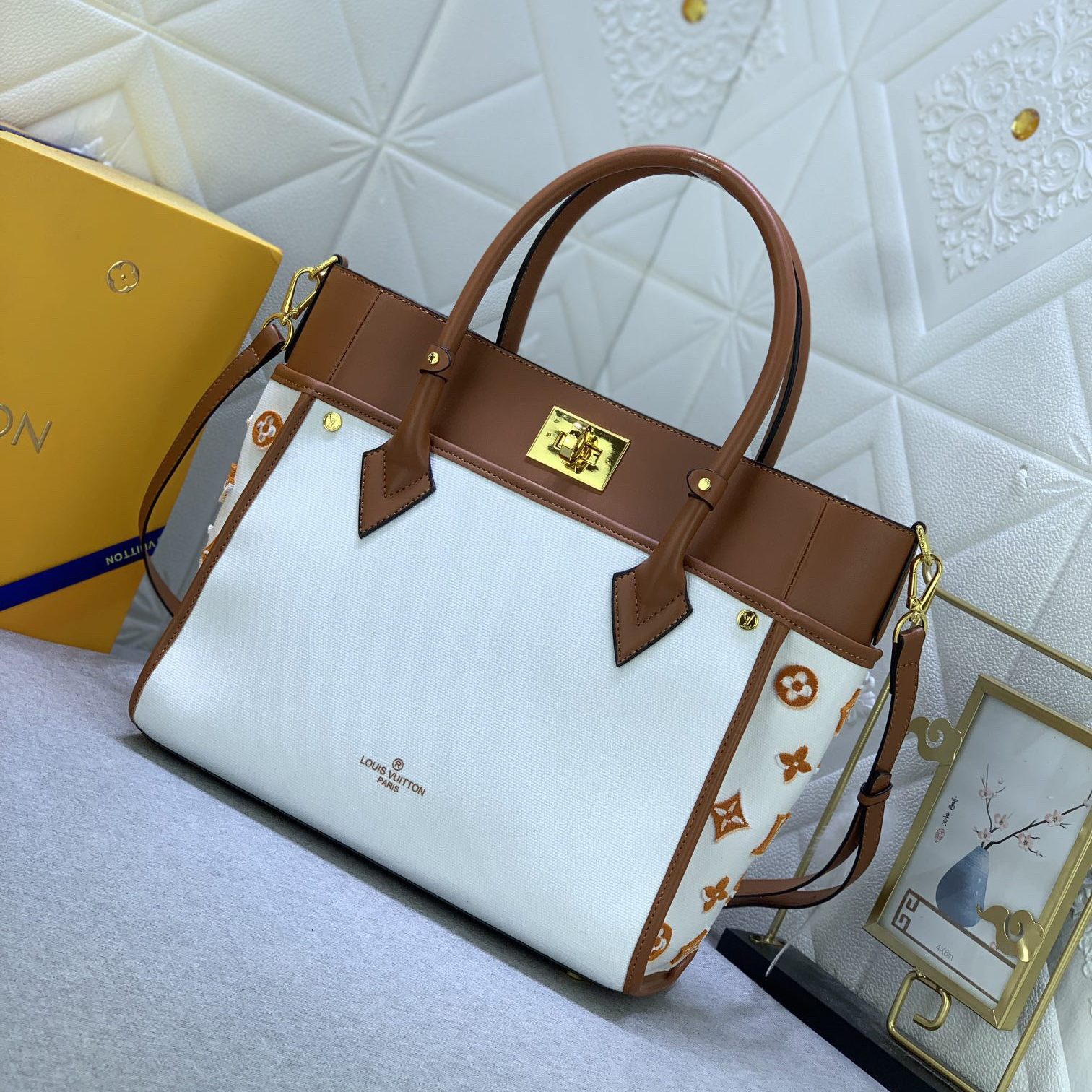 LV High Quality Women Shoulder Bags Luxuries Handbag Blends Delicate Canvas, Smooth Leather Trim And Ample Space To Easily Accommodate Daily Needs Adjustable Shoulder Straps For Crossbody Selection Female Hand Bag
