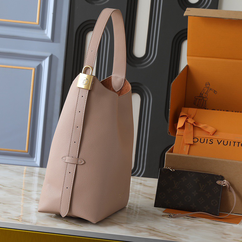 LV High Quality Women Shoulder Bags Luxuries Handbag Is Made Of Smooth Cowhide Leather Paired With Suede Cowhide Lining The Shoulder Strap Can Be Adjusted By A Padlock Buckle And Is Detachable Female Hand Bag