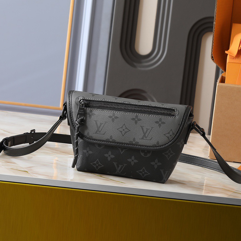 LV High Quality Women Shoulder Bags Luxury Postman Bag Is Crafted With Monogram Eclipse Canvas To Create A Sophisticated Design Featuring A Female Hand Bag With A Zip Closure On The Flip Top