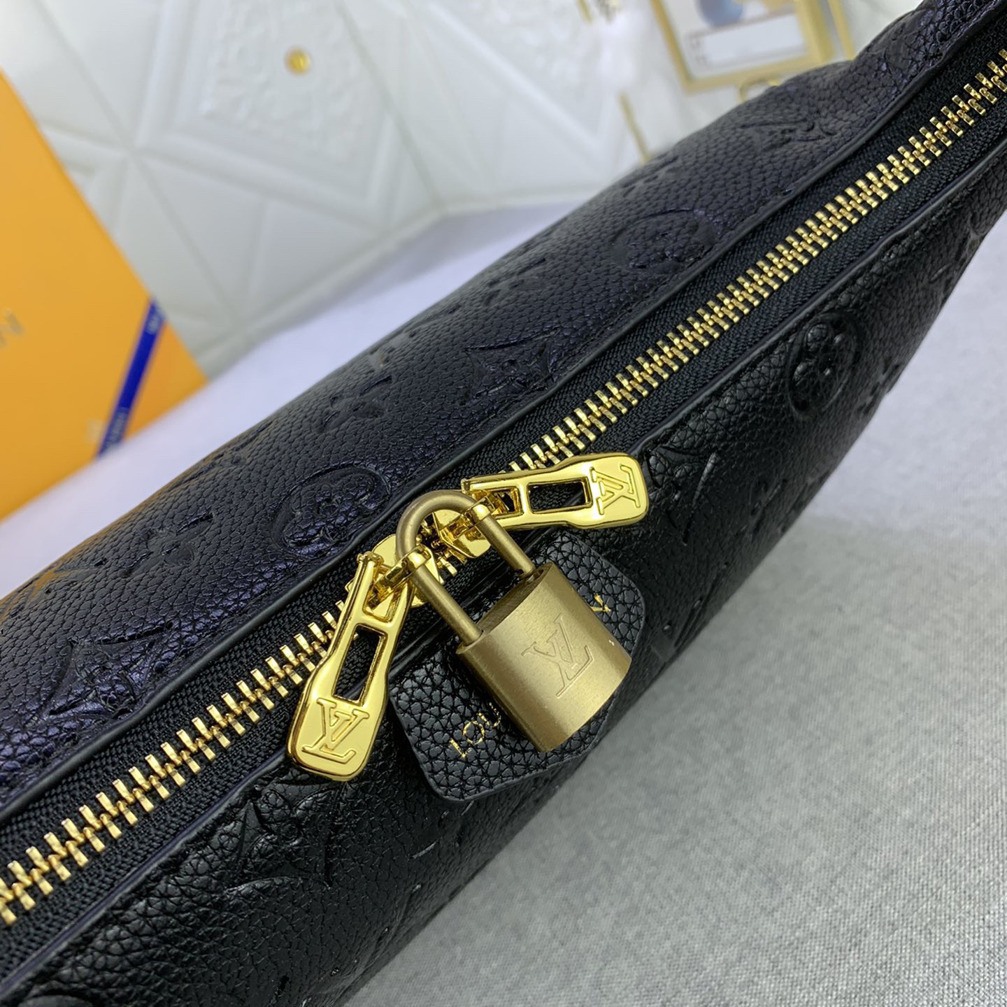 LV High Quality Women Shoulder Bags Luxury Handbag Pays Tribute To The Brand's Collection Design With Its Retro Style And Exquisite Details Ample Space Makes Daily Needs Easy To Carry Adjustable Handle For Multiple Carrying Methods Female Hand Bag